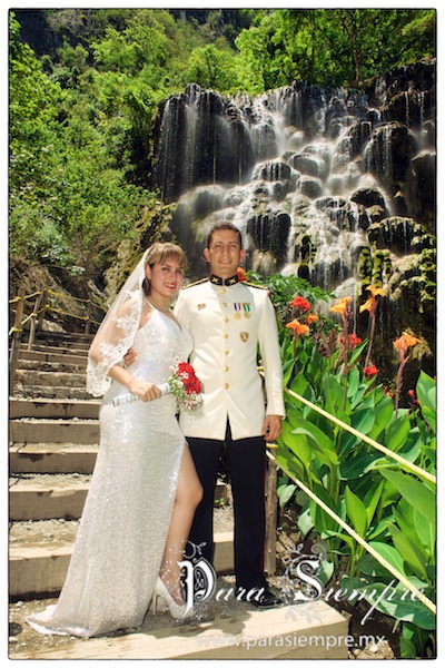 tolantongo-trashthedress-vym-001